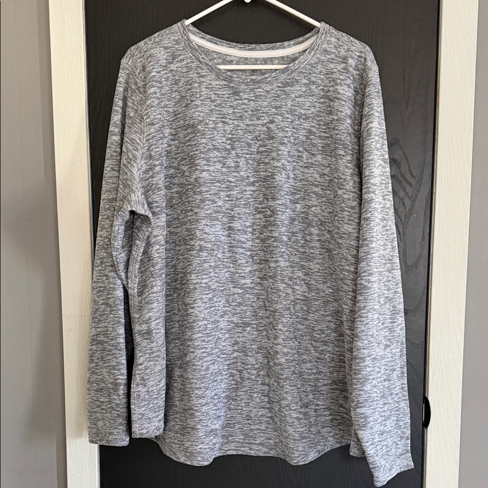 tek gear Heather Gray Long Sleeve Crewneck Shirt